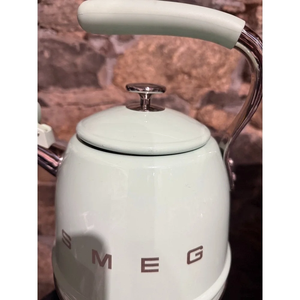 Smeg CKLW2001PG Pastel Green 50's Retro Whistling Kettle - READ